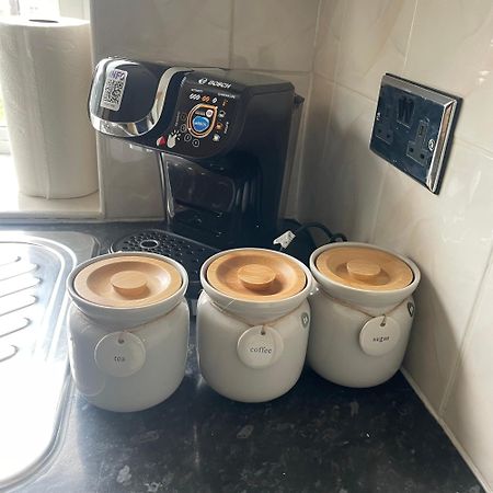 Entire 3 Bedroom Home - Minutes To Emirates Stadium! London Eksteriør bilde